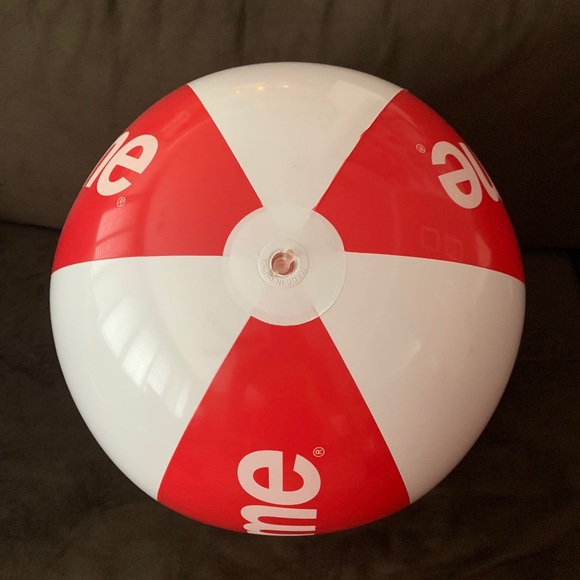 Supreme Beach Ball! - Picture 2 of 3